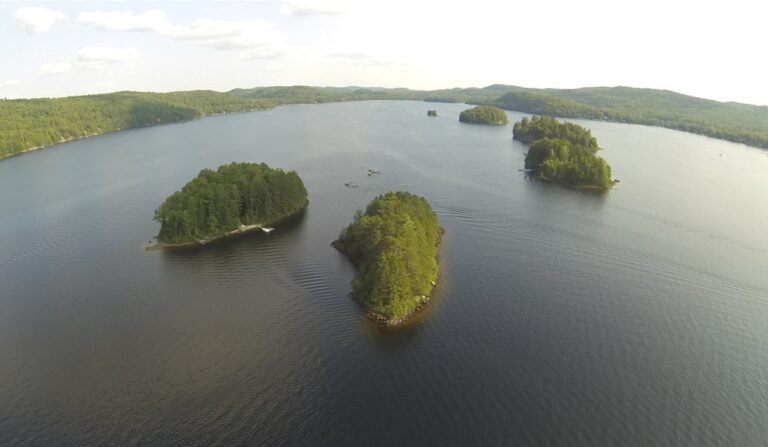 Baie des Îles, vers le sud, 9 août 2014, 131 Ko