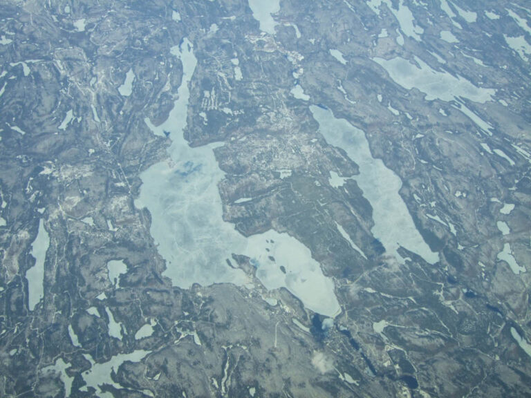 Lac Gagnon de 47 000 pi., 2 avril 2009, 123 Ko